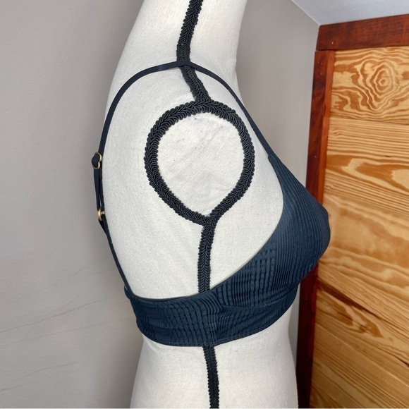 L*SPACE Pointelle Rib Siren Bikini Top in Black Small - Picture 5 of 11